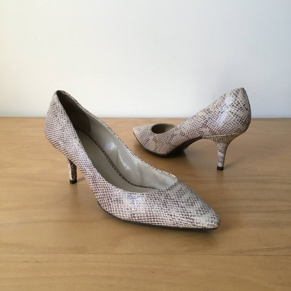 Classic Leather Low Heel Pump in Beige Snake Skin 9.5W